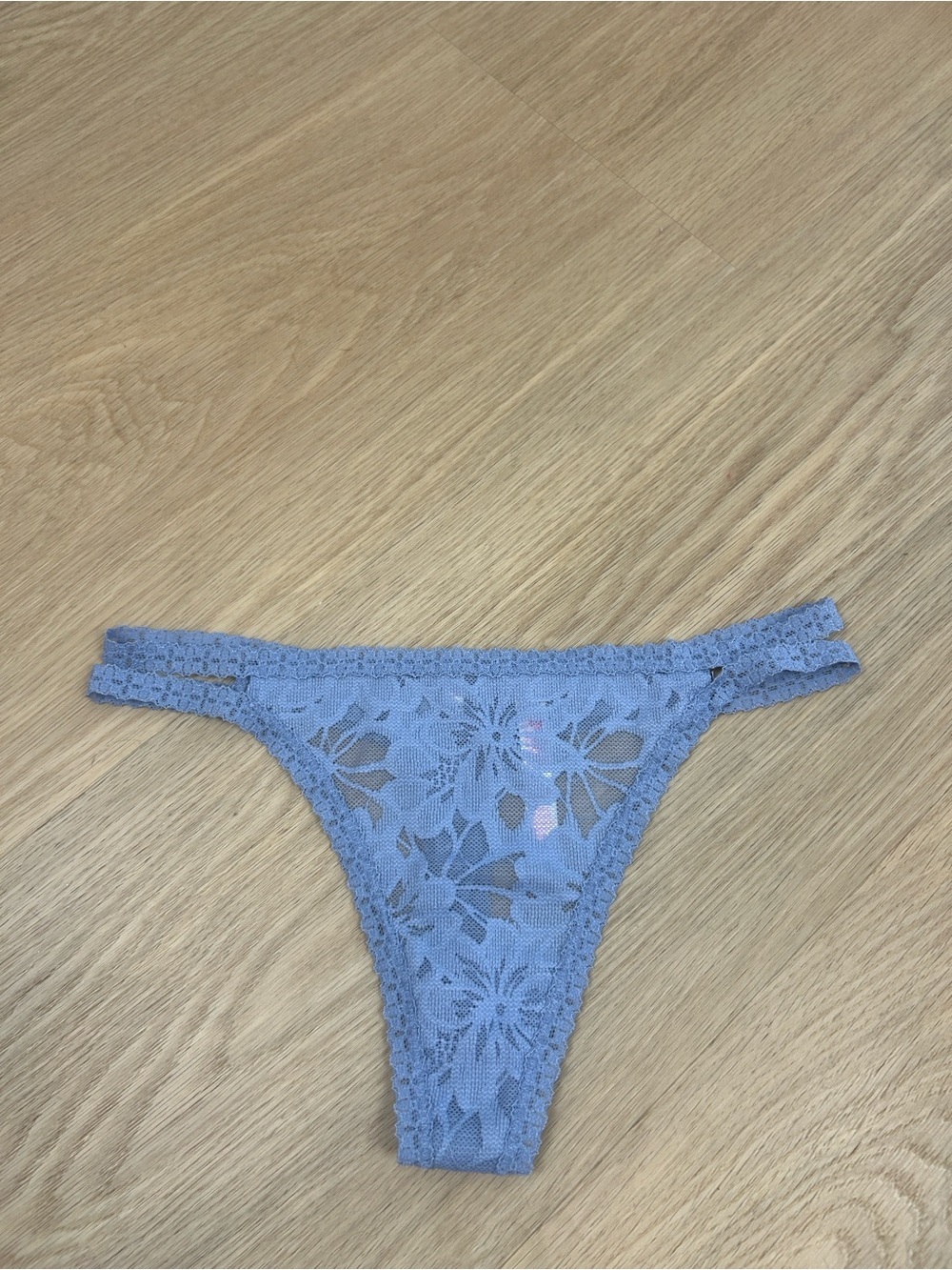 PINK Victoria’s Secret Strappy Lace Thong Panty S